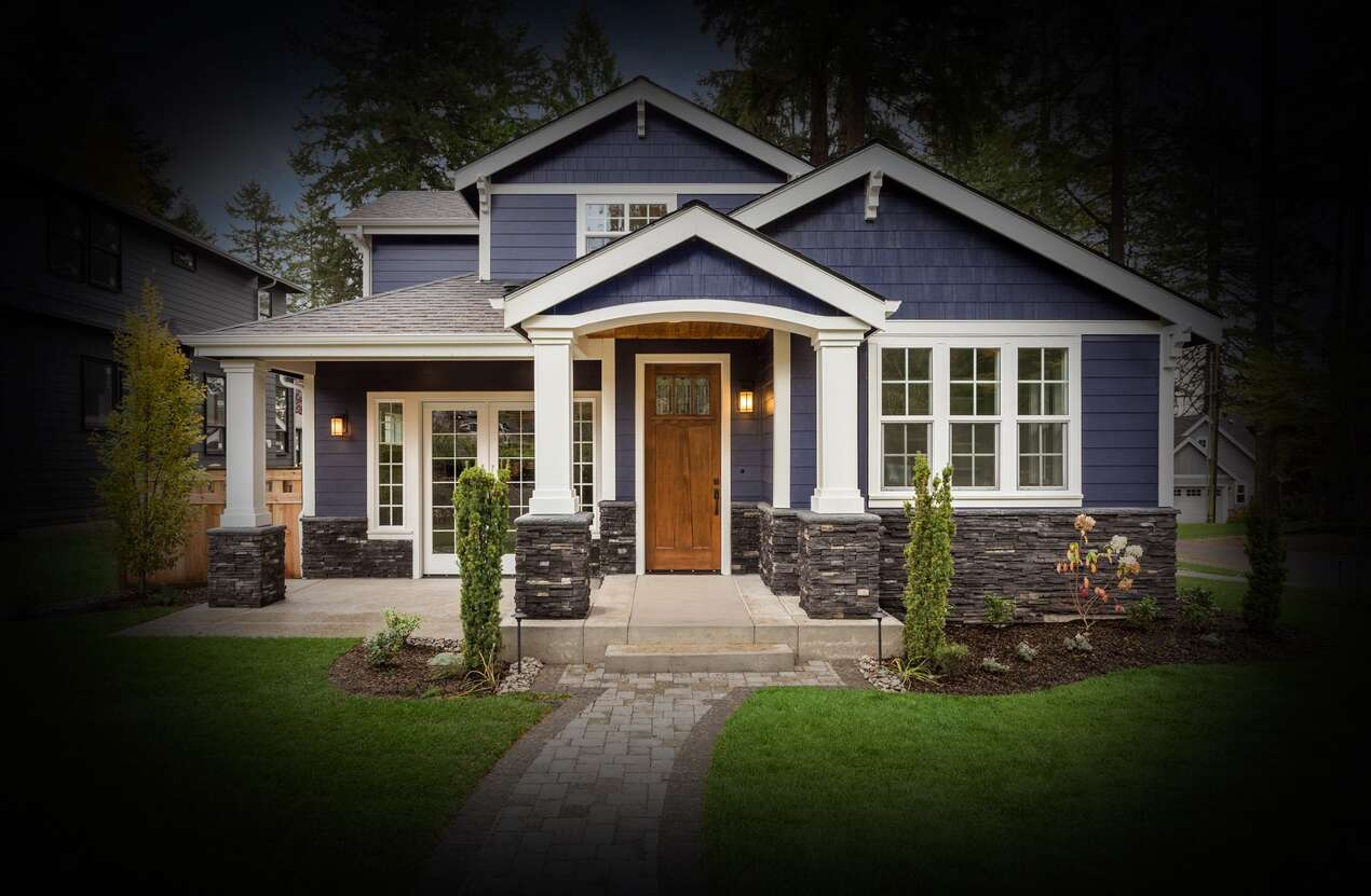 Front of a house in daylight from the perspective of someone with Usher syndrome. Third of five stages. 