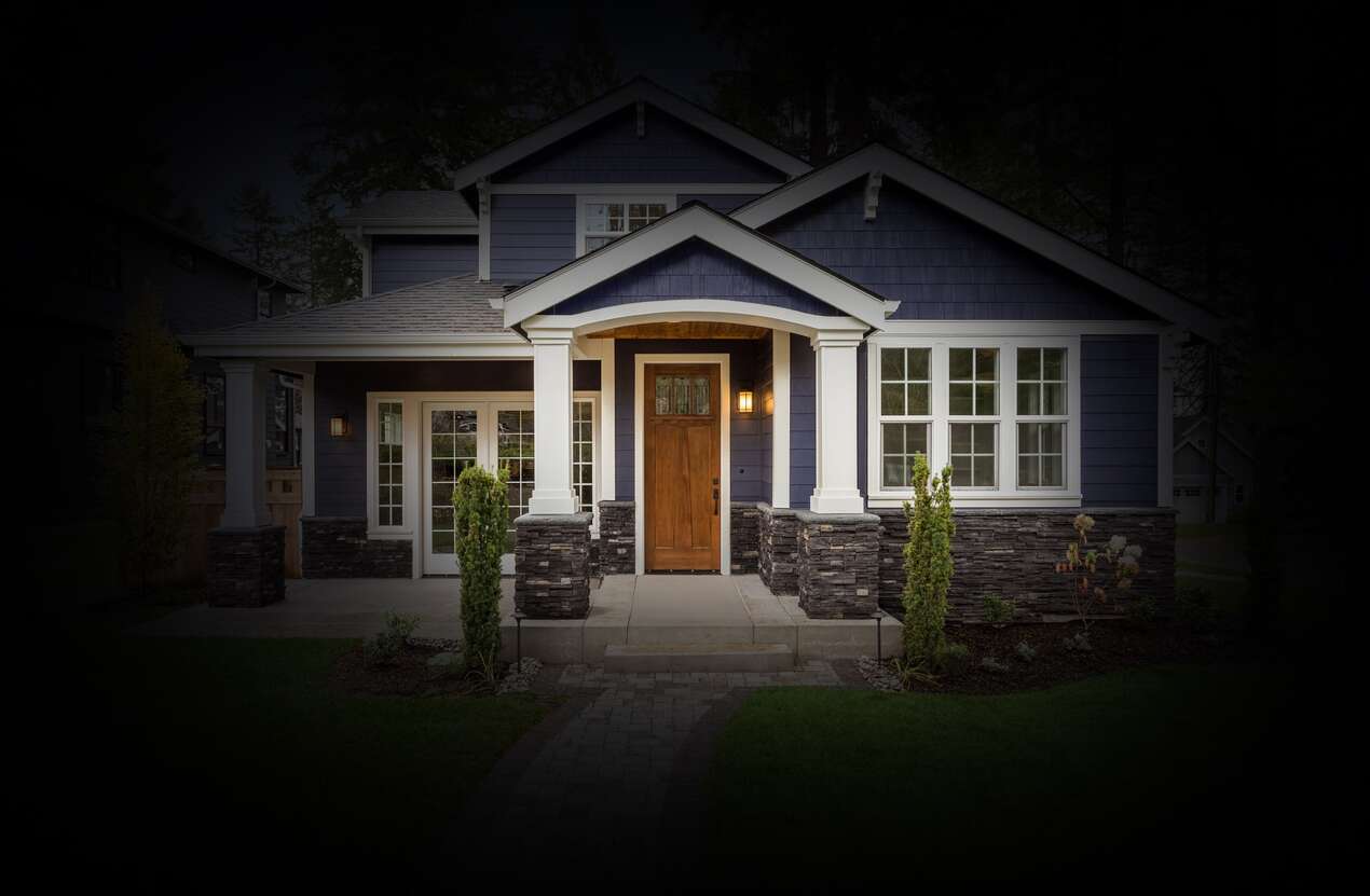 Front of a house in daylight from the perspective of someone with Usher syndrome. Fourth of five stages. 
