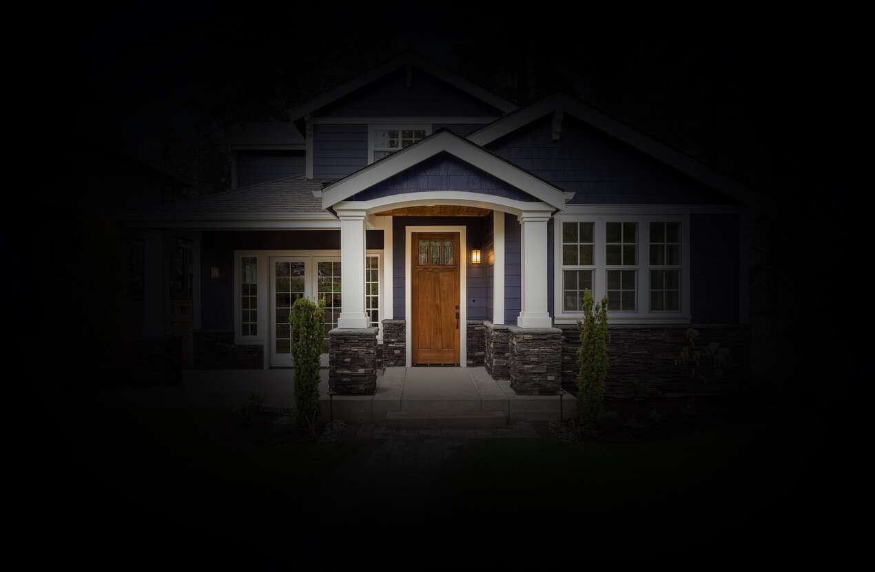 Front of a house in daylight from the perspective of someone with Usher syndrome. Fifth of five stages.